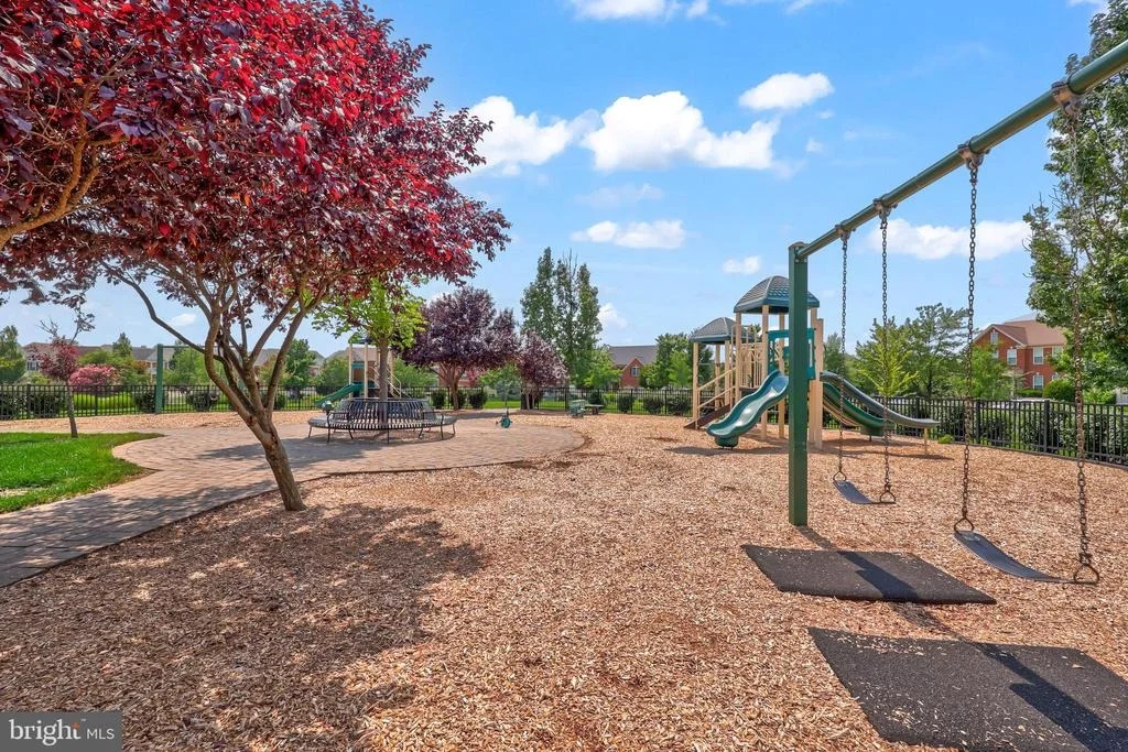Photo of 43245 BARNSTEAD DRIVE