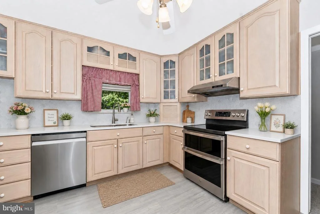 Photo of 6213 WHITE OAK DRIVE