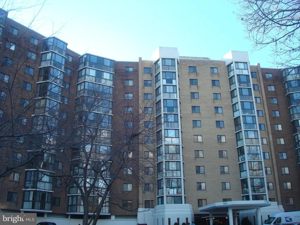 Photo of Unit 1503 at 15101 INTERLACHEN DRIVE