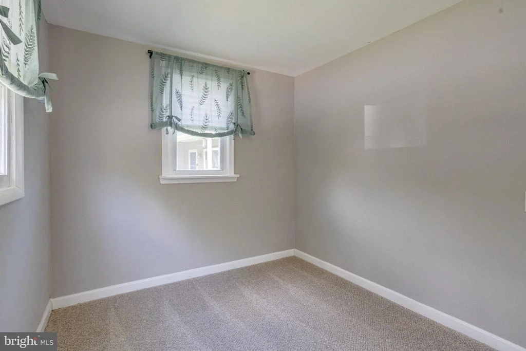 Photo of 215 GLIDER DRIVE