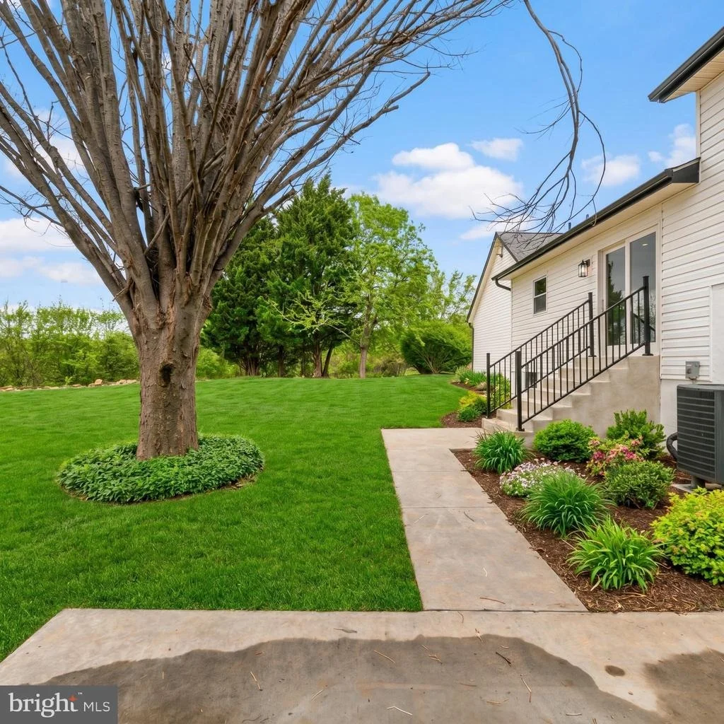 Photo of 3174 CARDINAL DRIVE