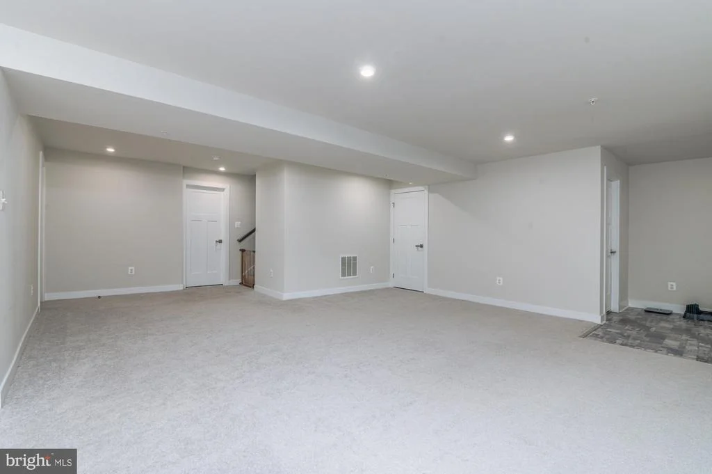 Photo of 405 POTOMAC VIEW PARKWAY