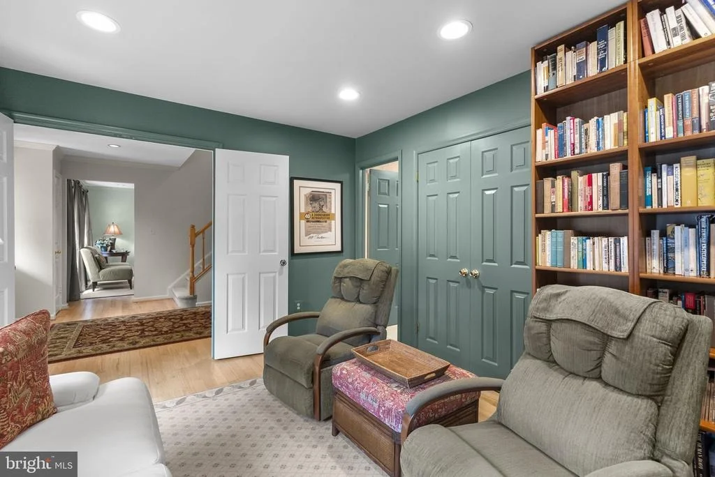 Photo of 4913 CONTINENTAL DRIVE