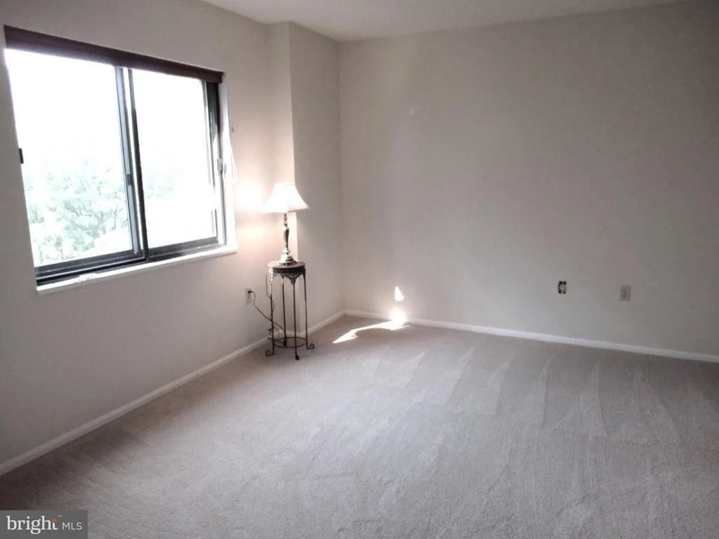 Photo of Unit 1422 at 15101 INTERLACHEN DRIVE