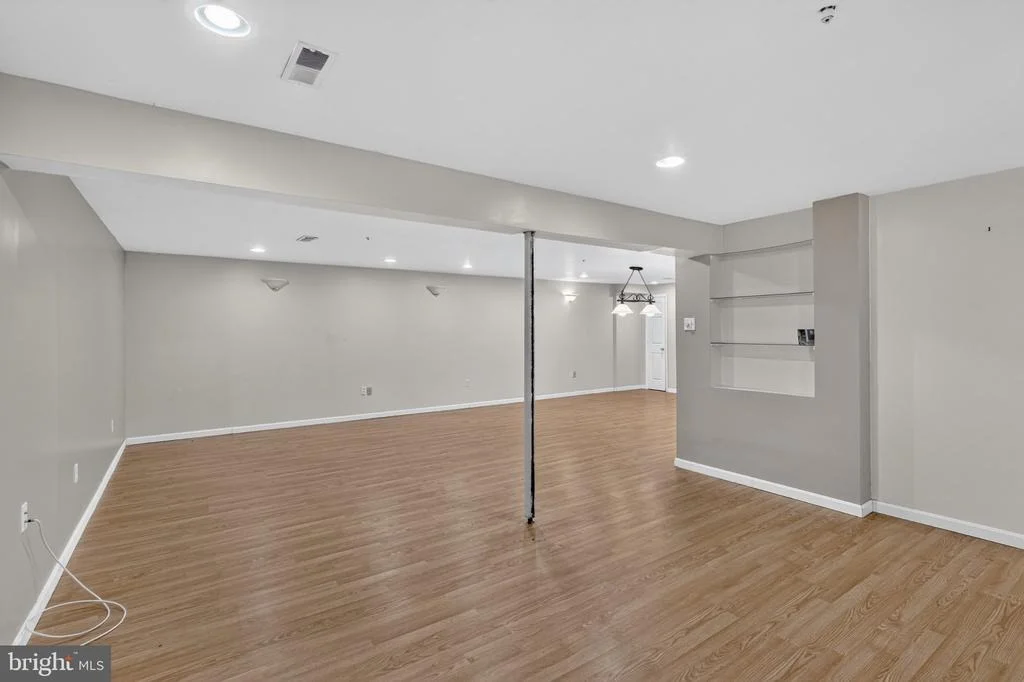 Photo of 9109 HELMSLEY DRIVE