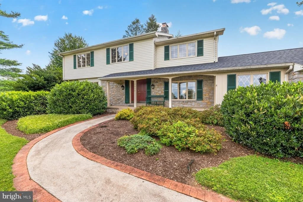 Photo of 6916 SUMMERSWOOD DRIVE