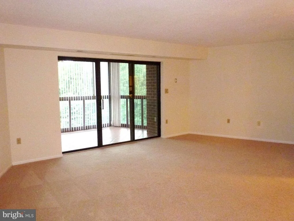 Photo of Unit 803 at 15100 INTERLACHEN DRIVE