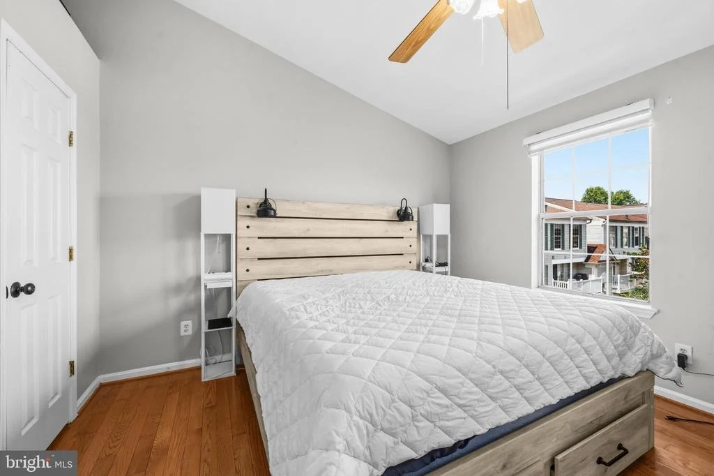 Photo of Unit 301 at 21843 BALDWIN SQUARE