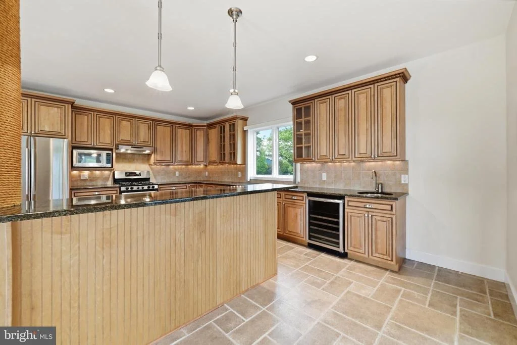 Photo of 160 CLIFFVIEW DRIVE