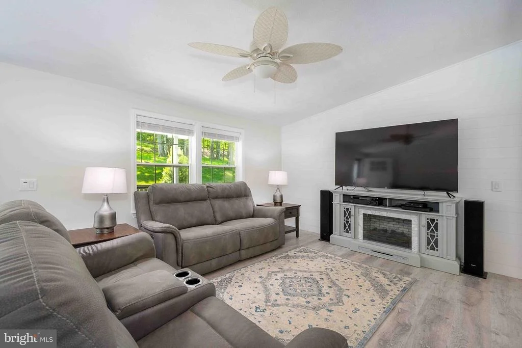 Photo of 511 HILLTOP ROAD