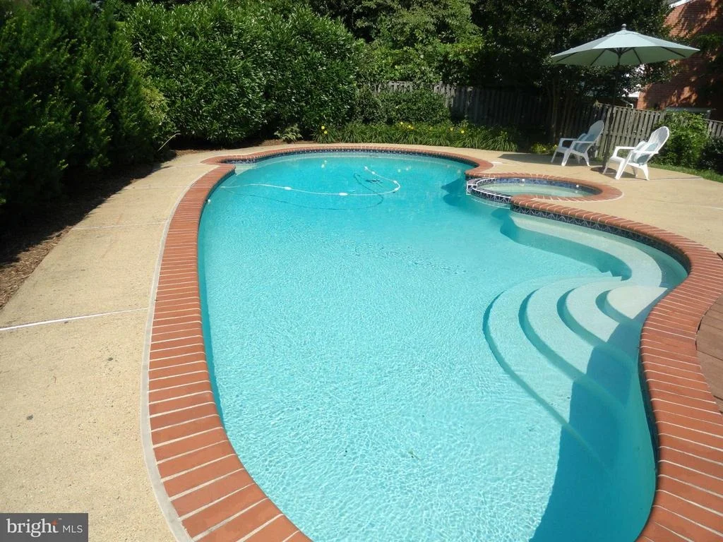 Photo of 7125 THRASHER ROAD