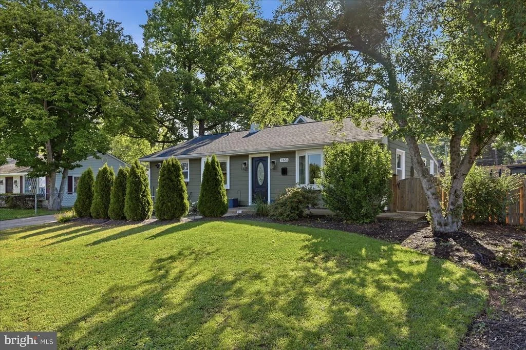Photo of 7423 ALBEMARLE DRIVE