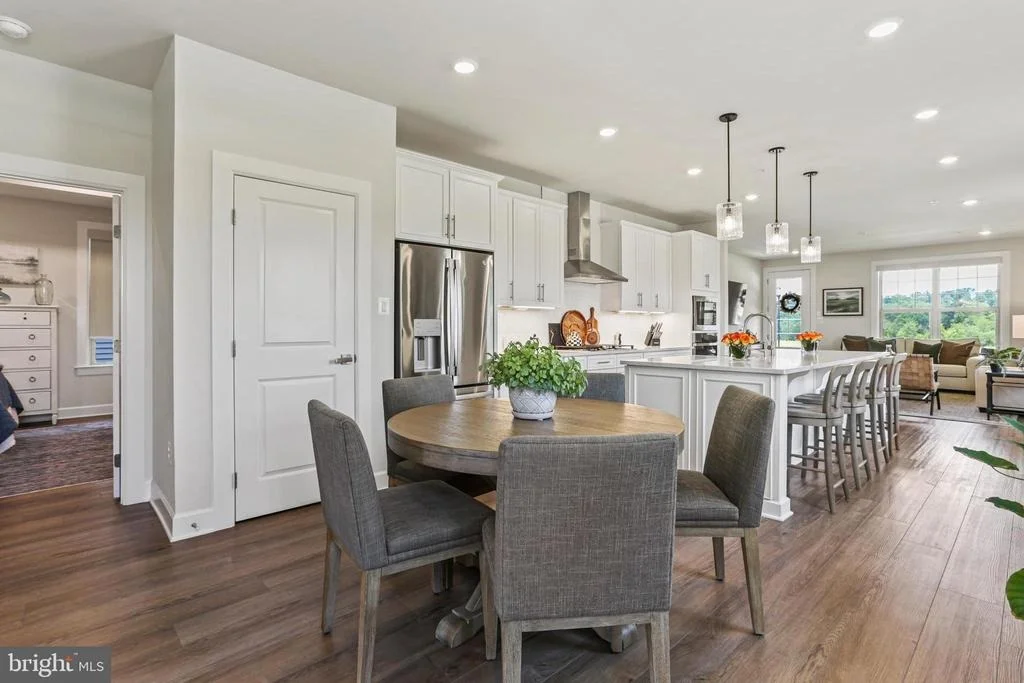 Photo of 384 CROWN POINT DRIVE