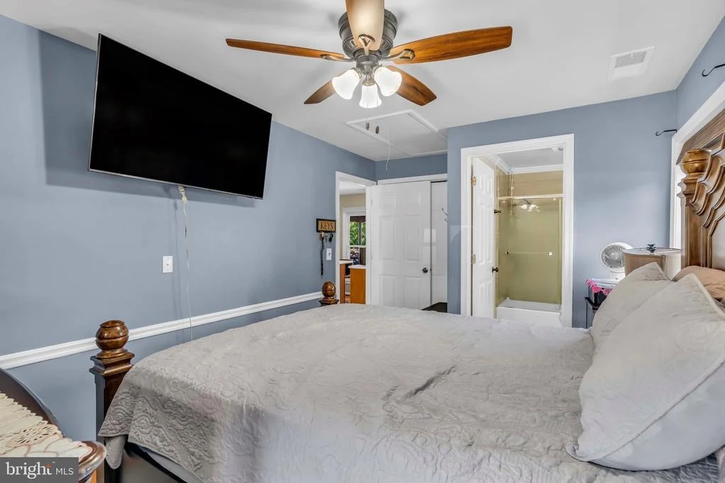 Photo of 101 W BEECH ROAD