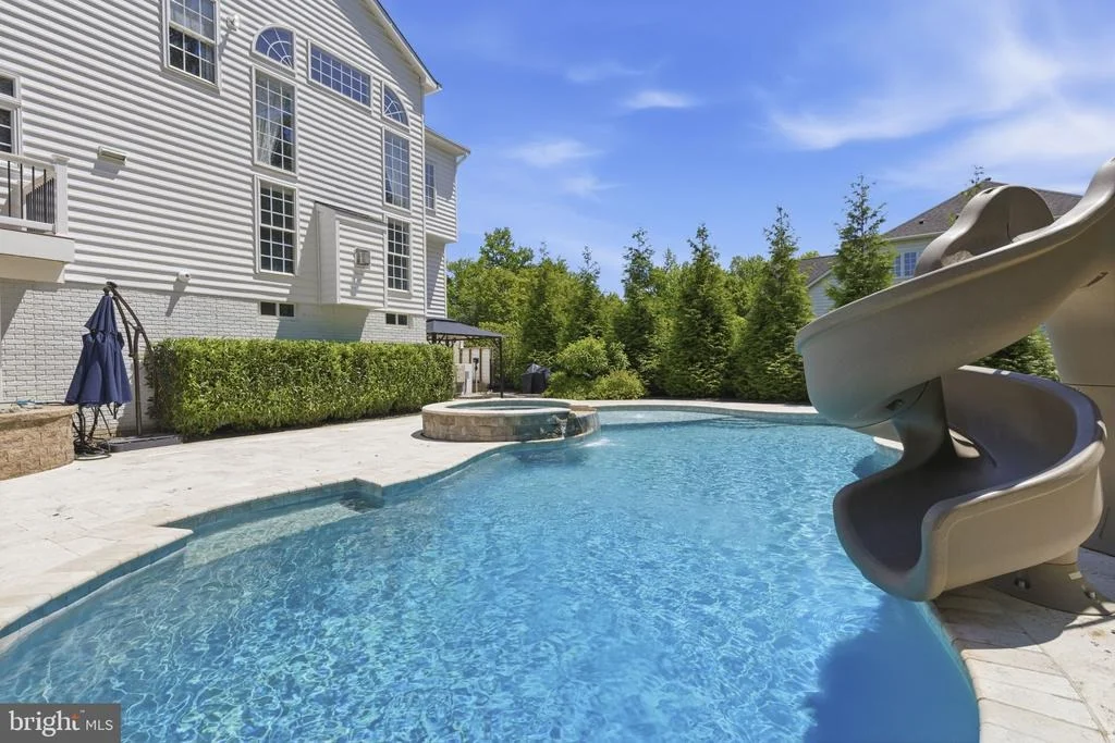 Photo of 1124 OAK TREE DRIVE