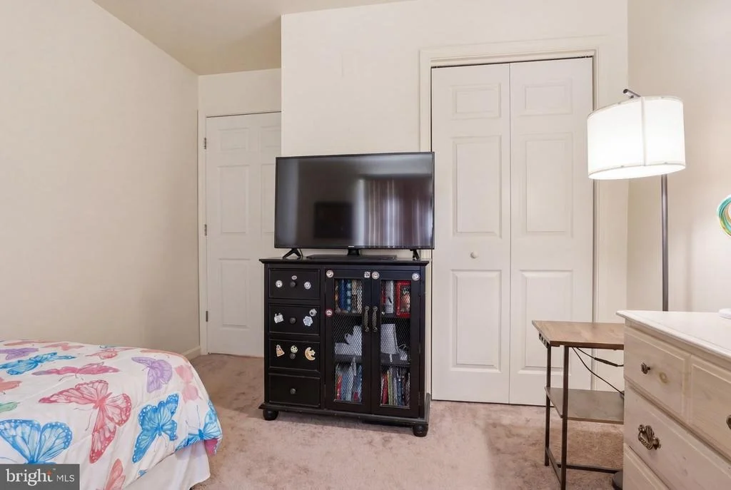 Photo of Unit 1B at 3840 NORMANDY DRIVE