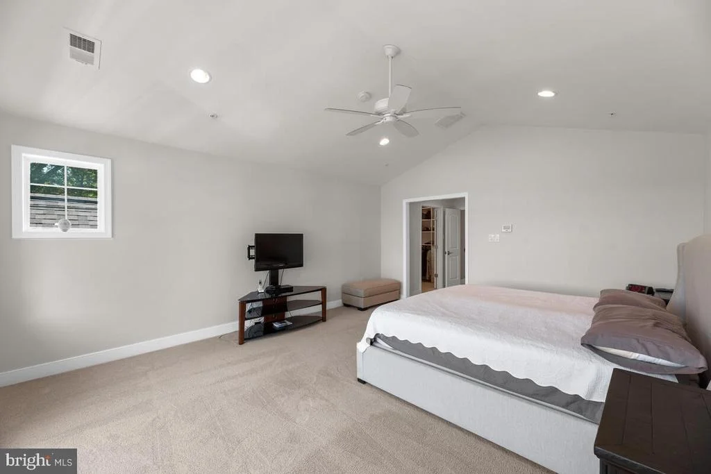 Photo of 1162 OAK VIEW DRIVE