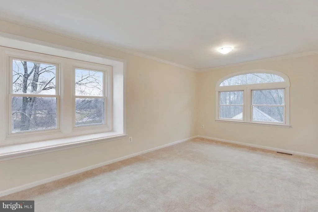 Photo of 1804 LONGMEAD ROAD