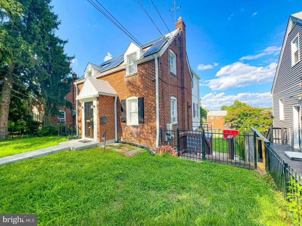 Photo of 1106 45TH PLACE SE