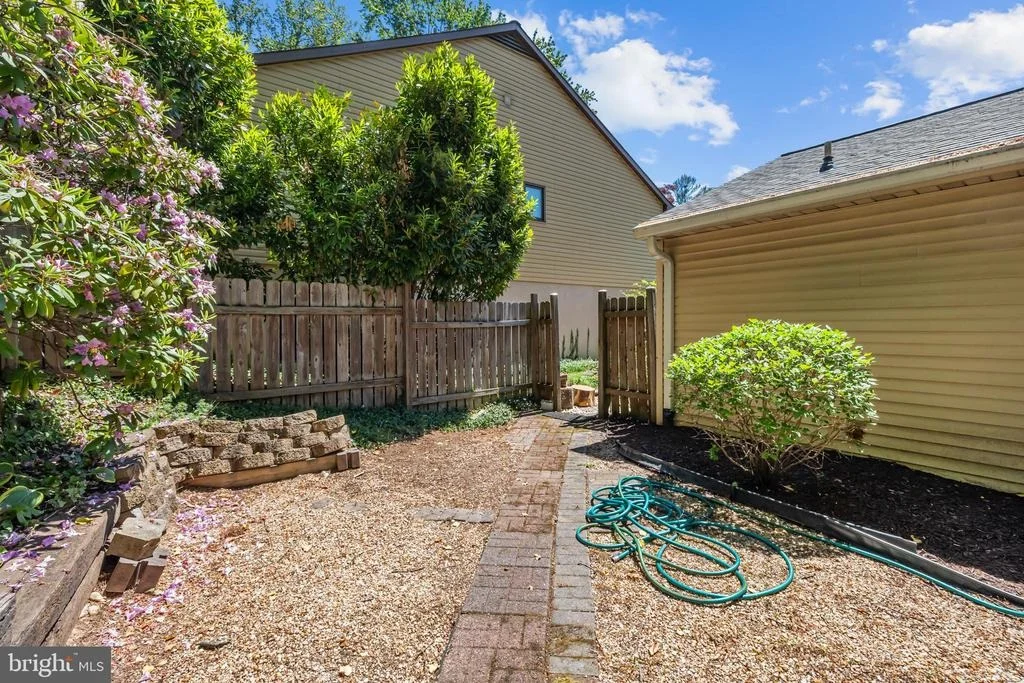 Photo of 9556 PINE BOUGH PLACE