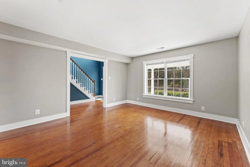 Photo of 18499 AUBURN ROAD