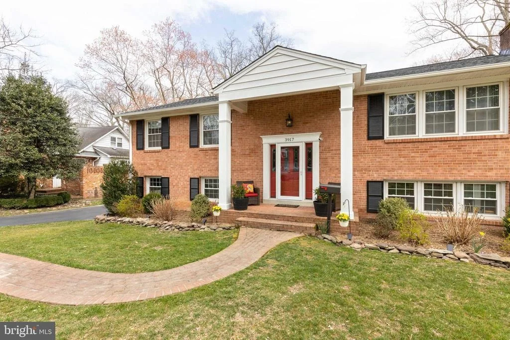 Photo of 3917 KING ARTHUR ROAD