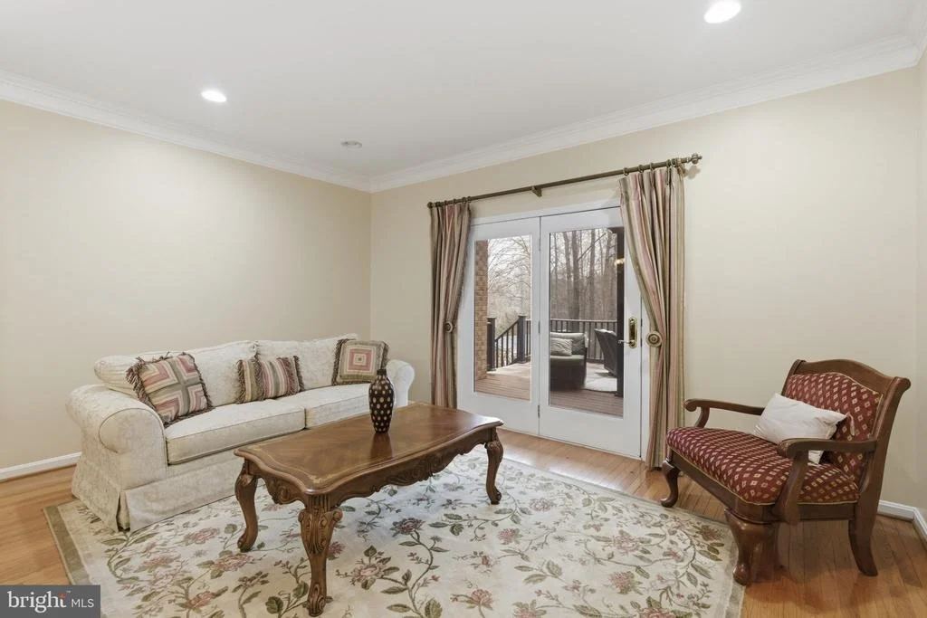 Photo of 922 SIDEHILL DRIVE