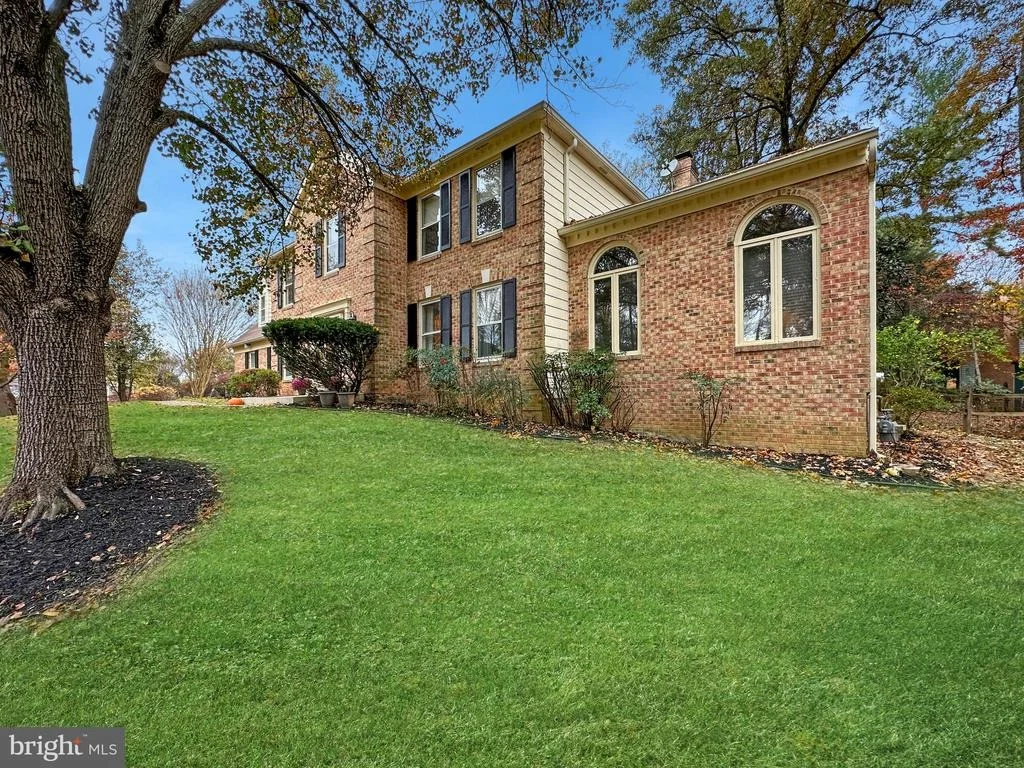 Photo of 325 SOAPSTONE LANE
