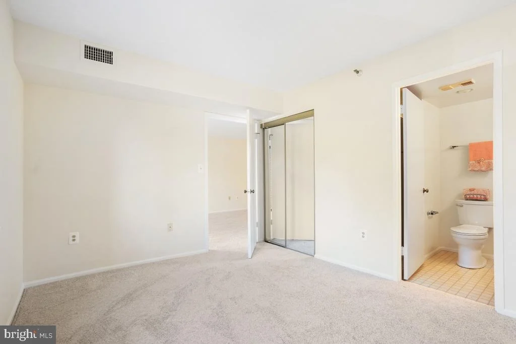 Photo of Unit 2321 at 15107 INTERLACHEN DRIVE