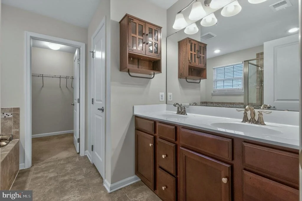 Photo of 1113 LONG FARM CIRCLE
