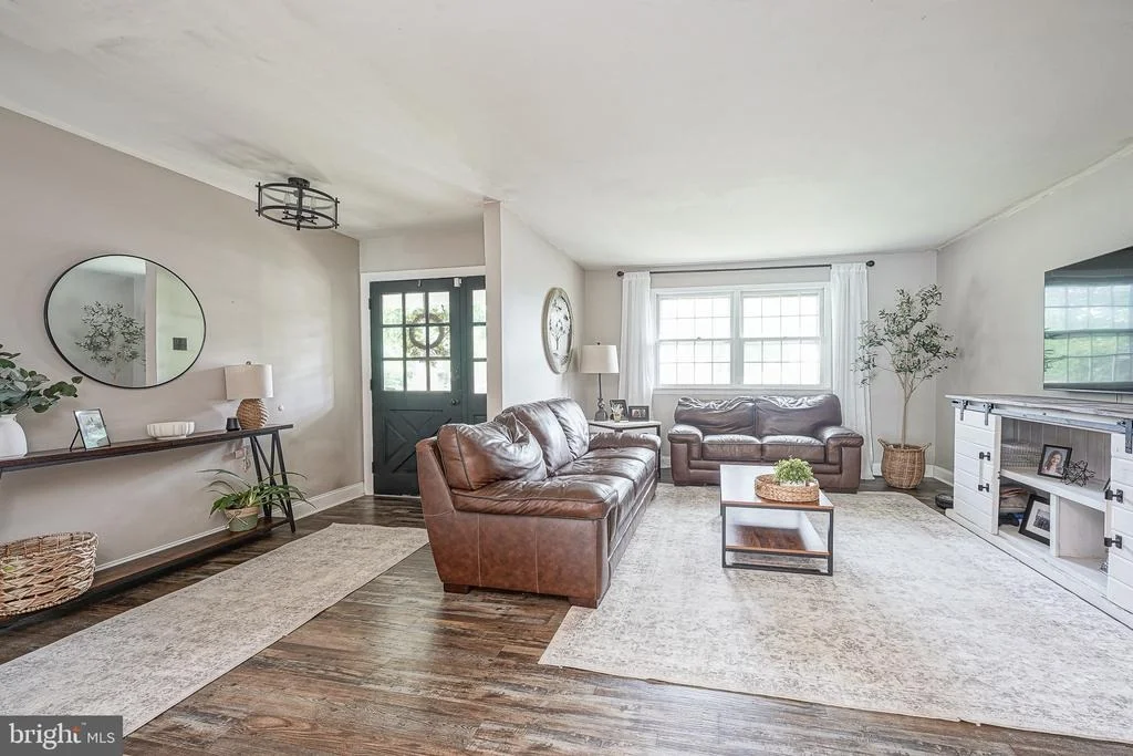 Photo of 2 BROADVIEW AVENUE