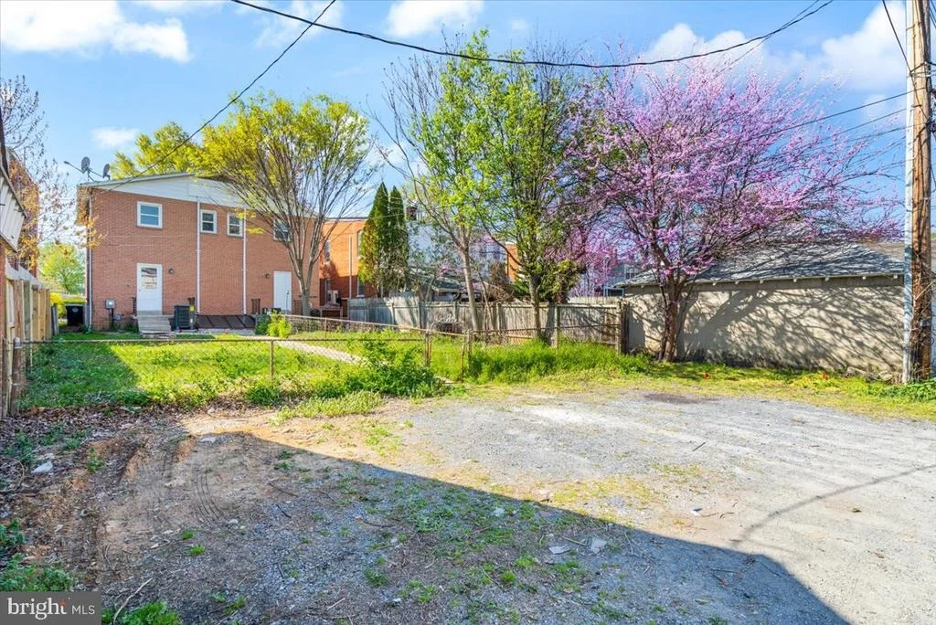 Photo of 704 TRAIL AVE