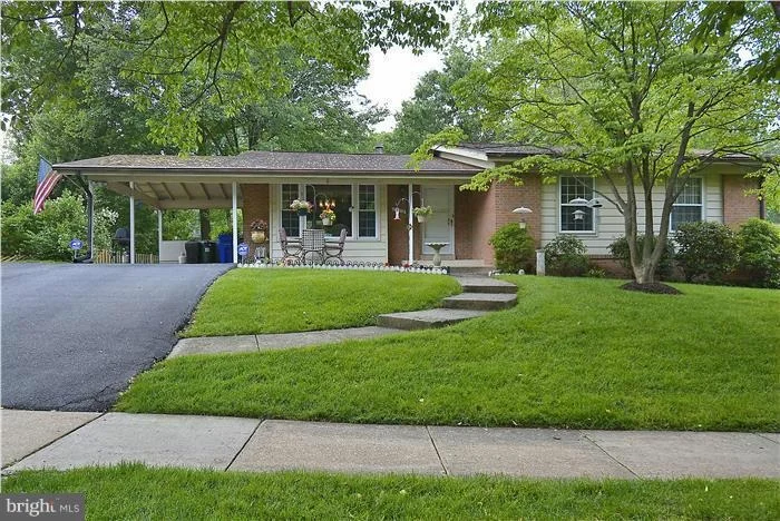 Photo of 12912 MIDDLEVALE LANE