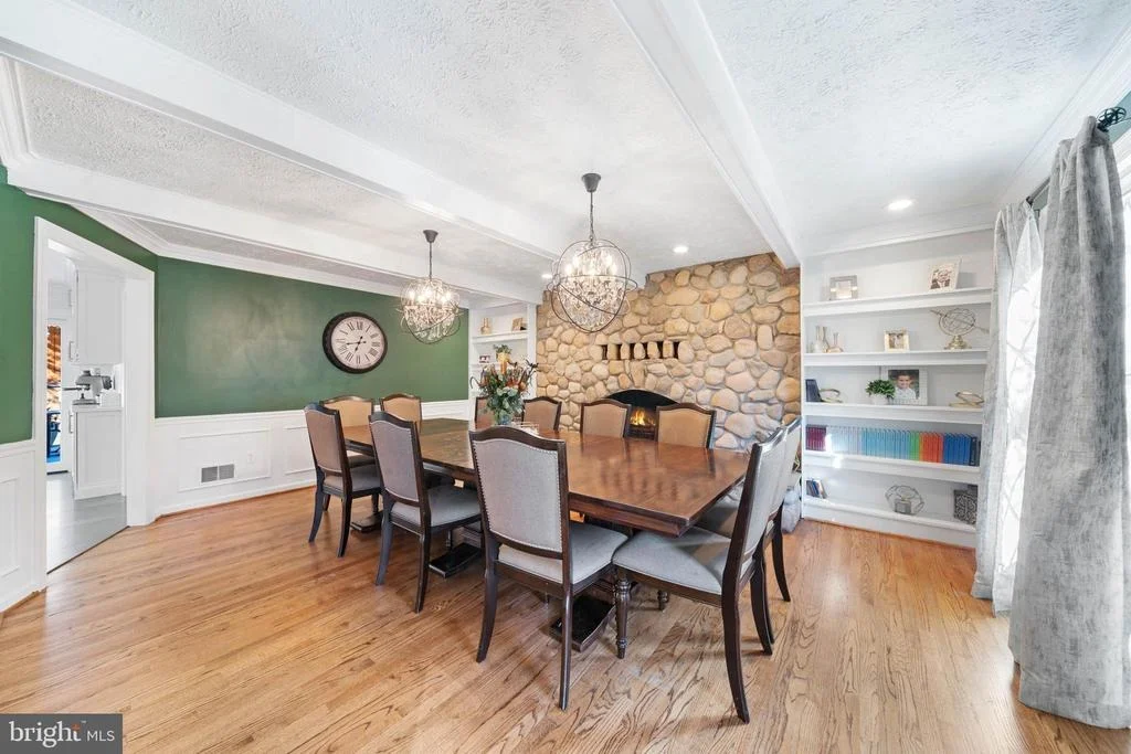 Photo of 15304 WATERGATE ROAD