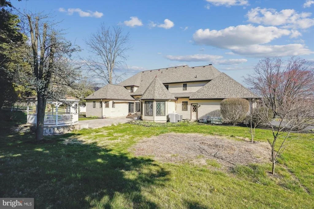 Photo of 18604 WILLOW OAK DRIVE