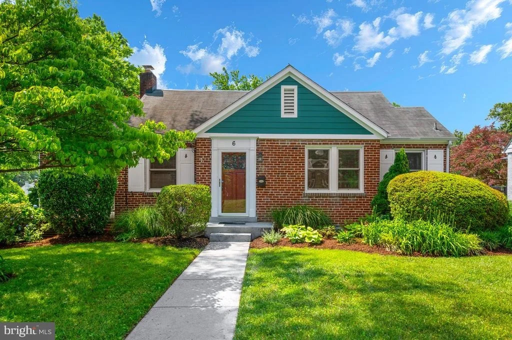 Photo of 6 E HAMILTON AVENUE