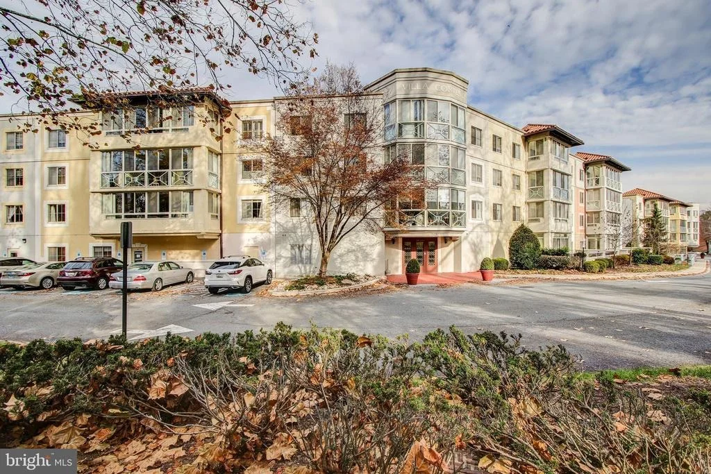 Photo of Unit 403 at 14809 PENNFIELD CIRCLE