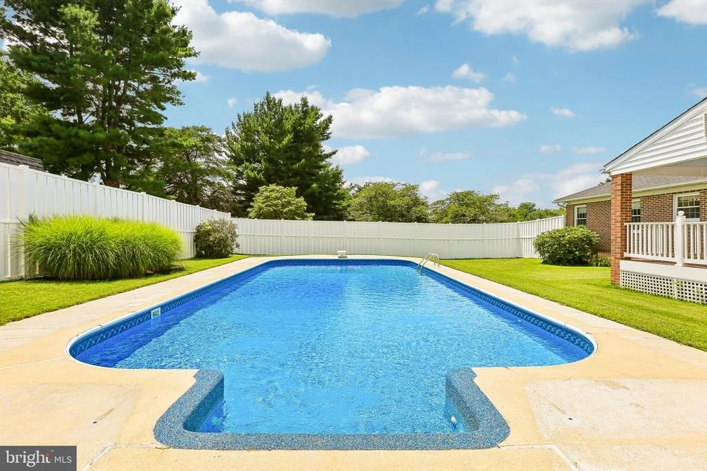Photo of 2215 CHEROKEE DRIVE