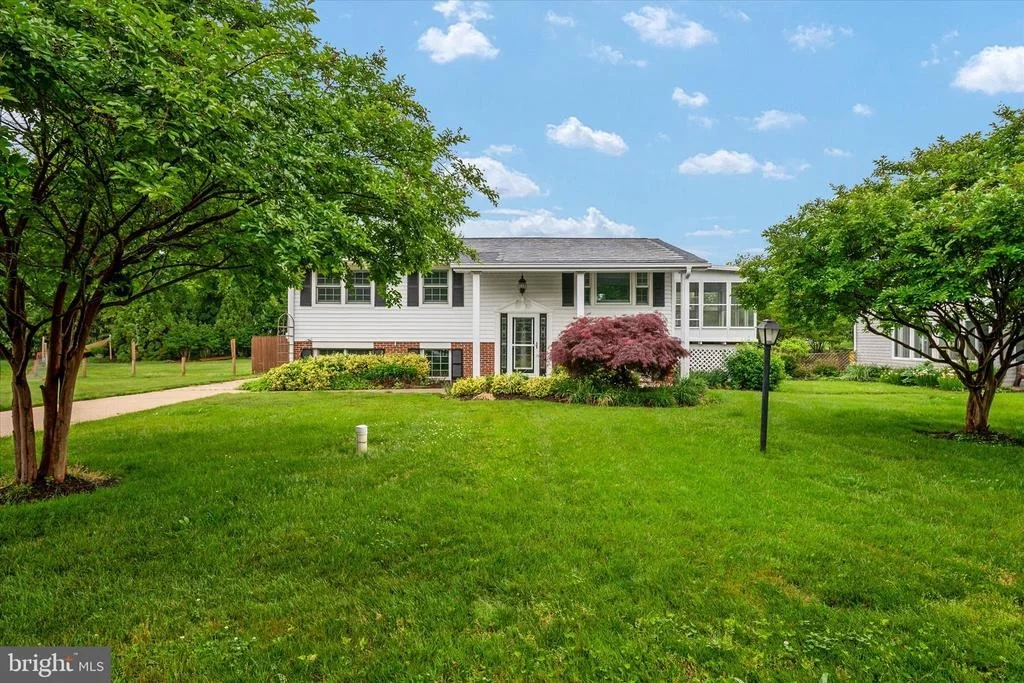 Photo of 100 CARROLL DRIVE