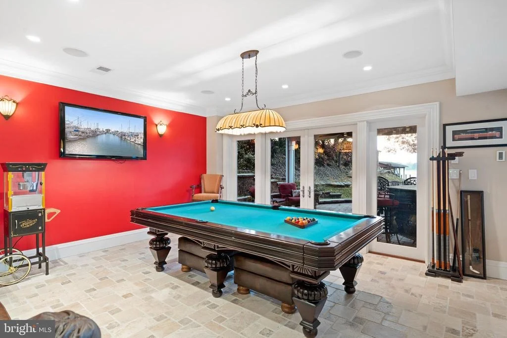 Photo of 206 HARBOR DRIVE