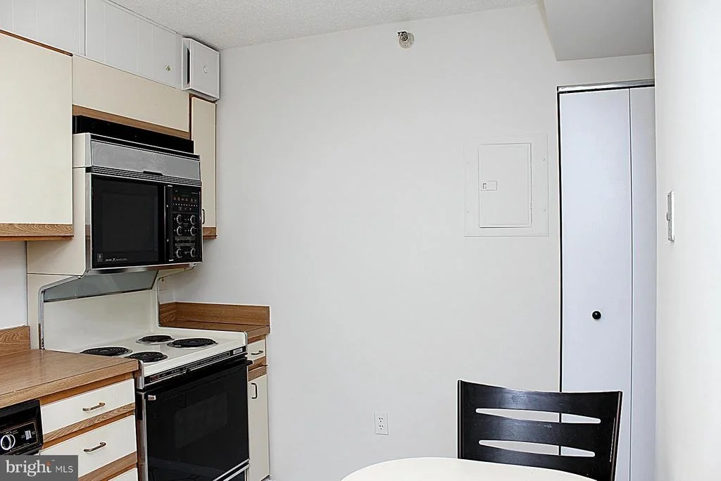 Photo of Unit 308 at 15101 INTERLACHEN DRIVE
