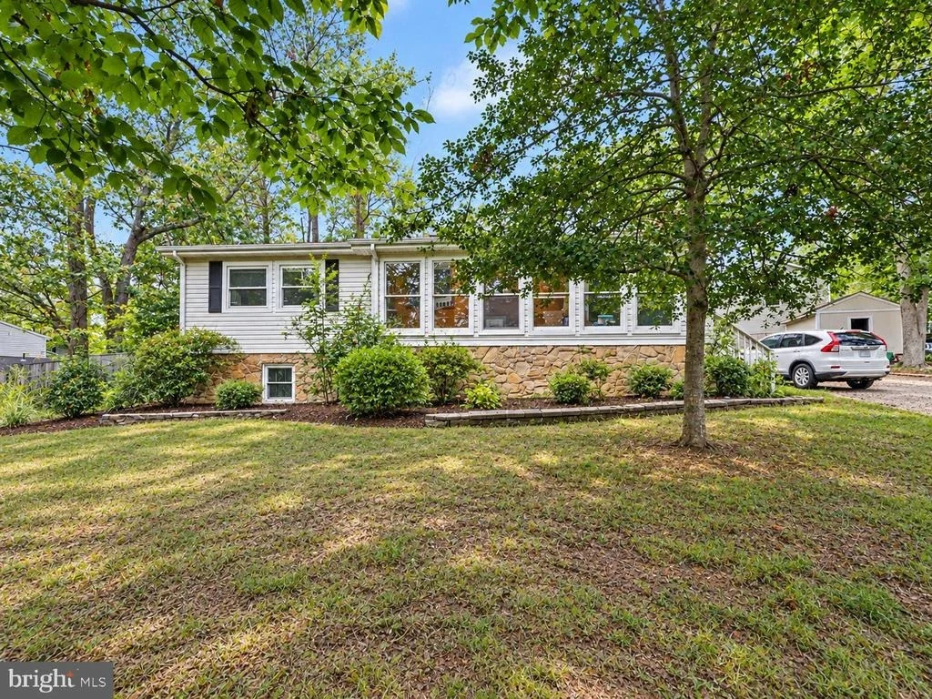 Photo of 211 MIDSHIPMAN CIRCLE