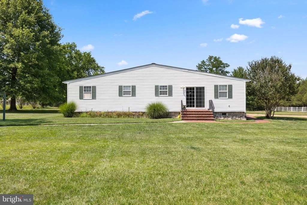 Photo of 14917 COMPTON ROAD