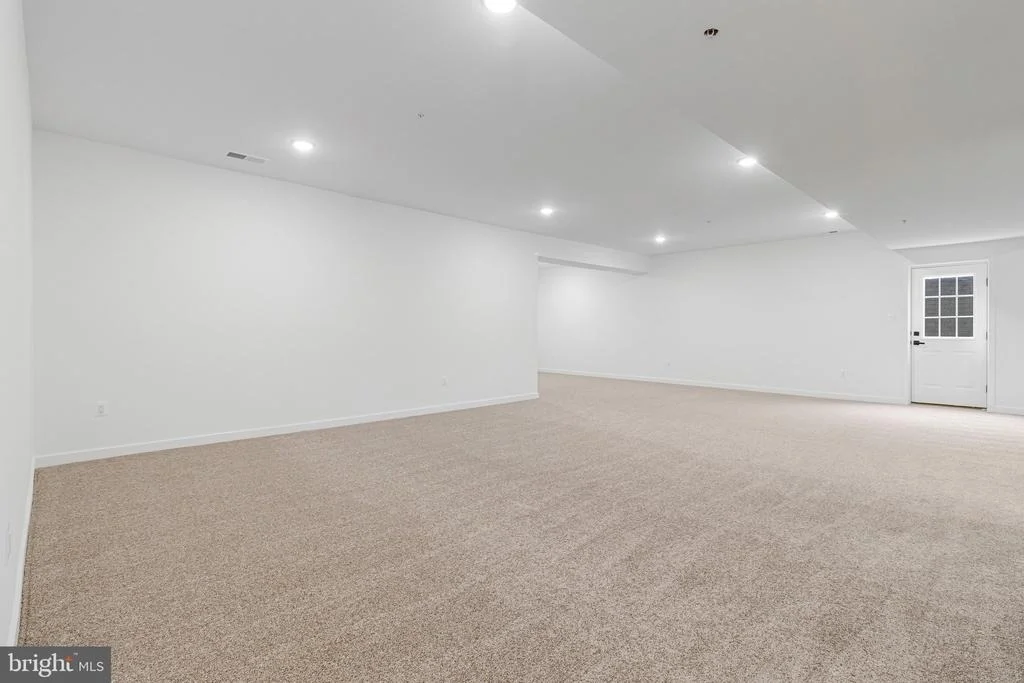 Photo of 2000 ARAM DRIVE