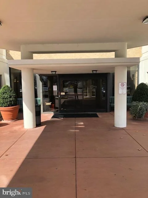Photo of Unit 3516 at 15115 INTERLACHEN DRIVE