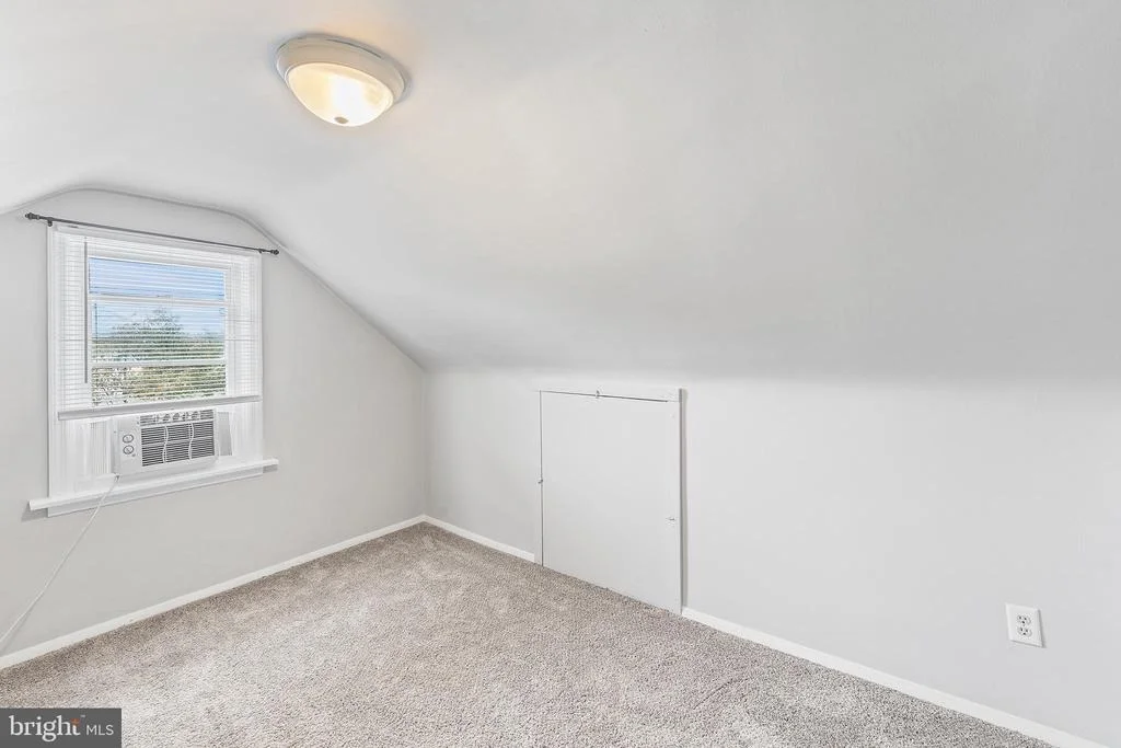 Photo of 14 GIBBONS BOULEVARD