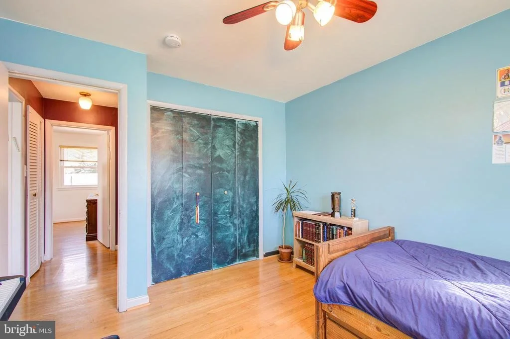 Photo of 606 BURNT MILLS AVENUE