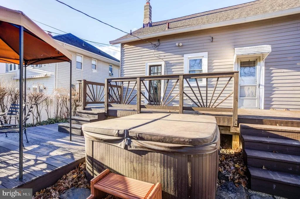 Photo of 4217 HARCOURT ROAD