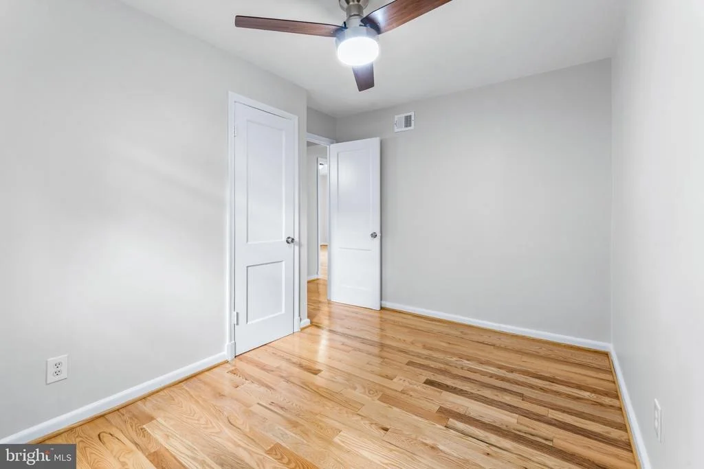 Photo of 6015 FOREST ROAD