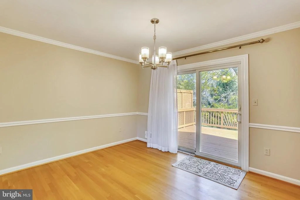 Photo of 19005 PLUMMER DRIVE